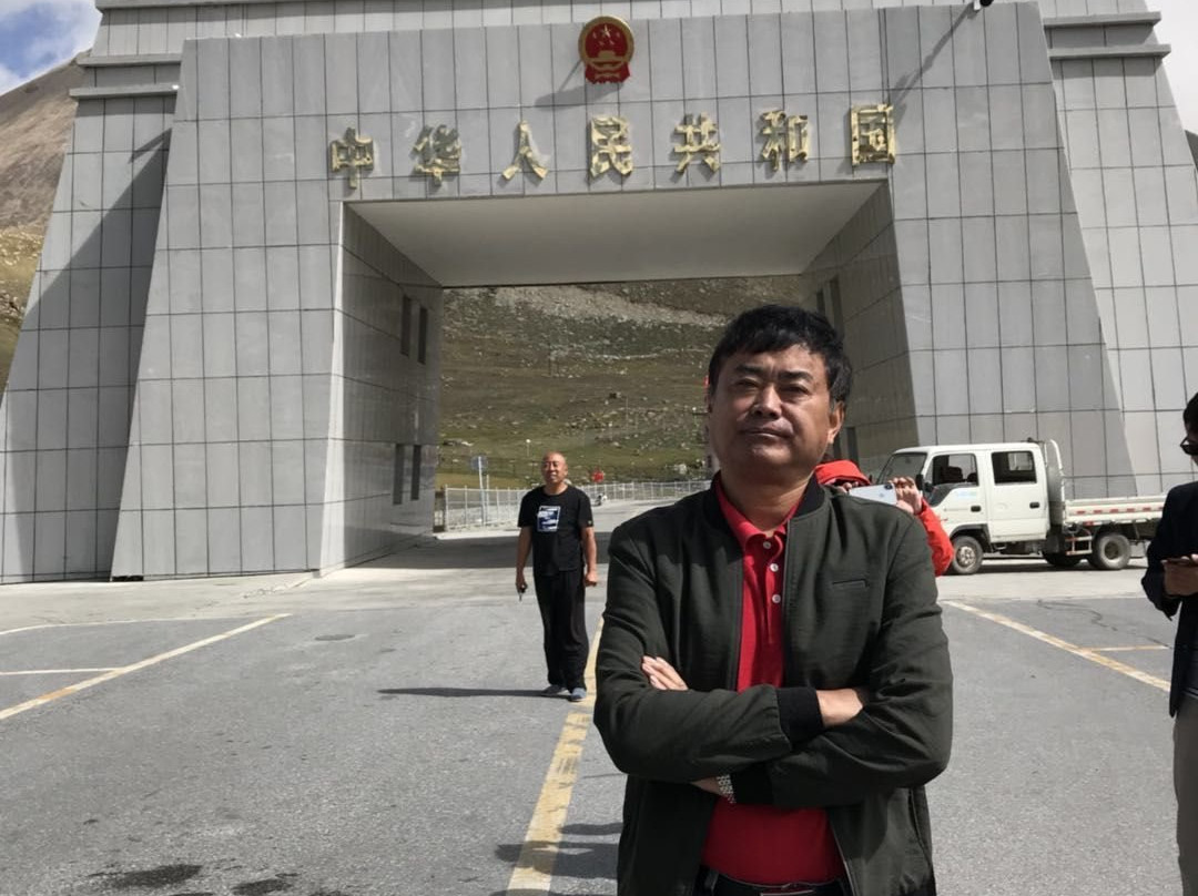 红其拉甫山口界碑景点图片