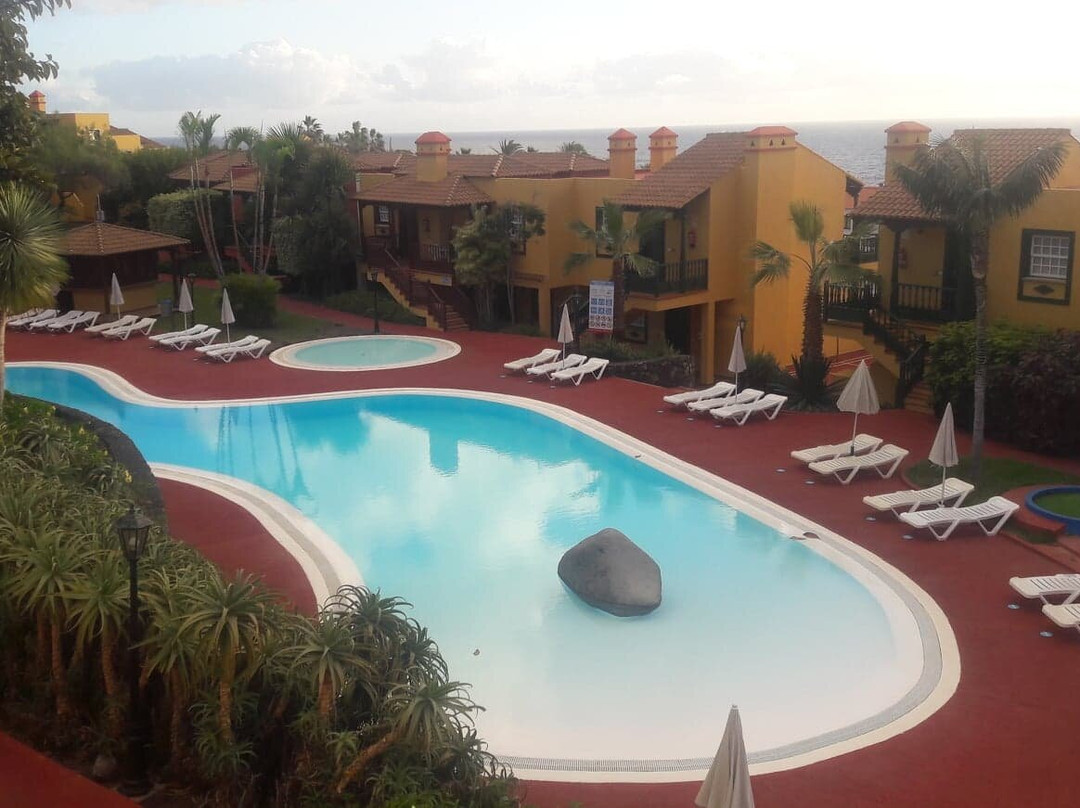 Apartamentos Oasis San Antonio主图
