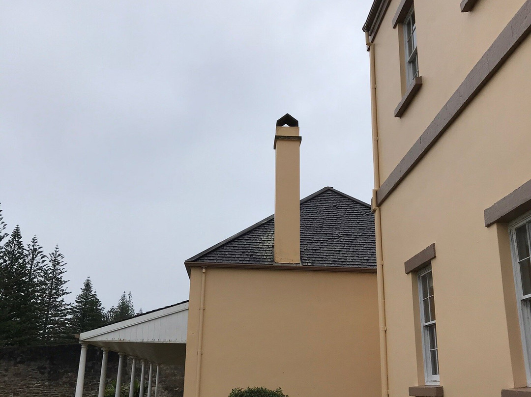 Old Military Barracks-金斯敦必去景点