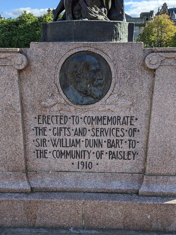 Sir William Dunn Memorial景点图片