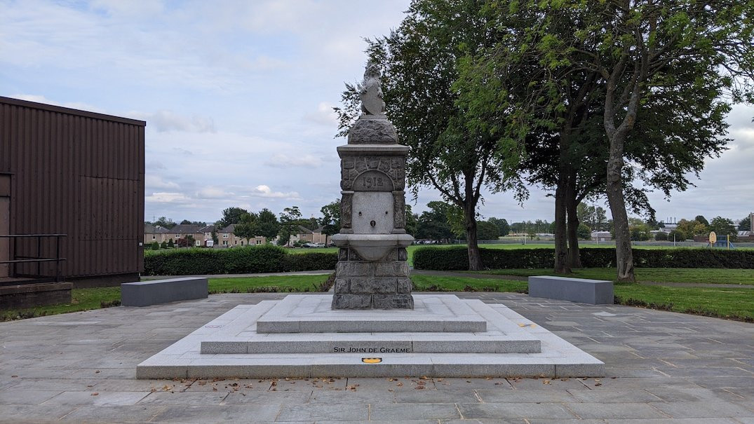 Sir John De Graeme Memorial Fountain-福尔柯克必去景点