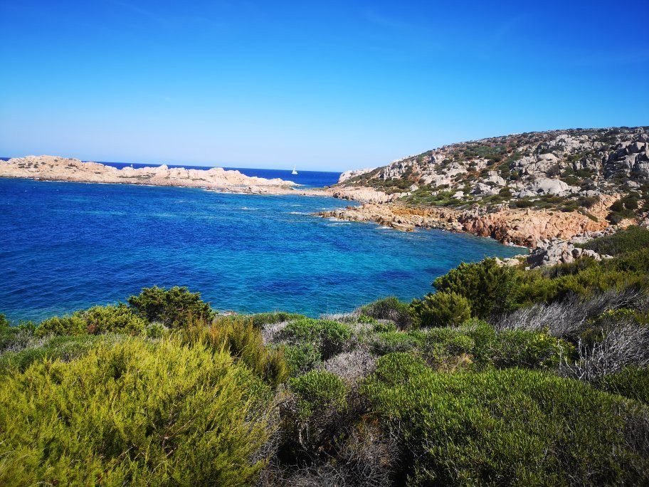 Spiaggia Di Punta Crucitta-Caprera必去景点