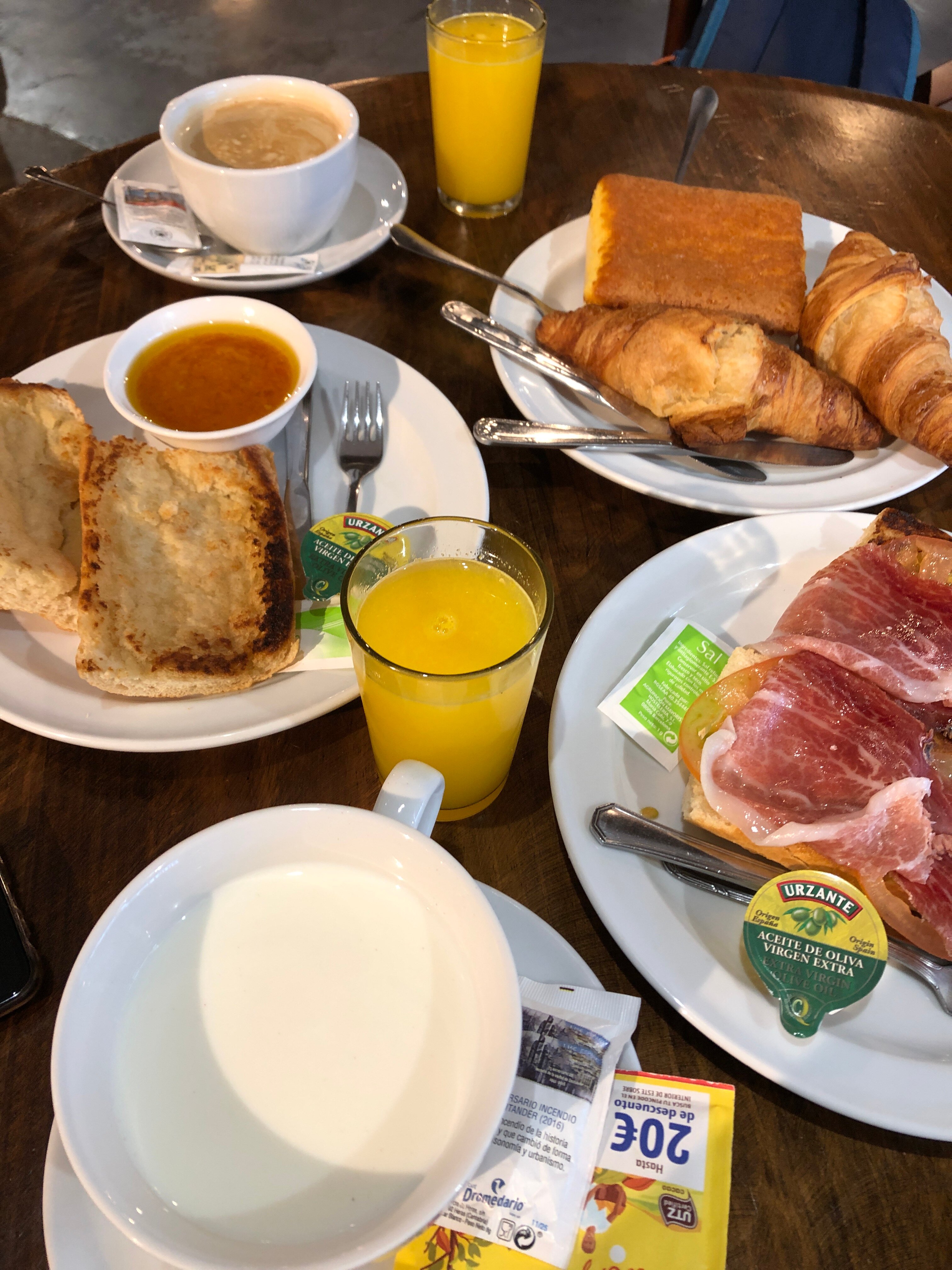 La Ermita Cantabria Puente San Miguel-餐饮
