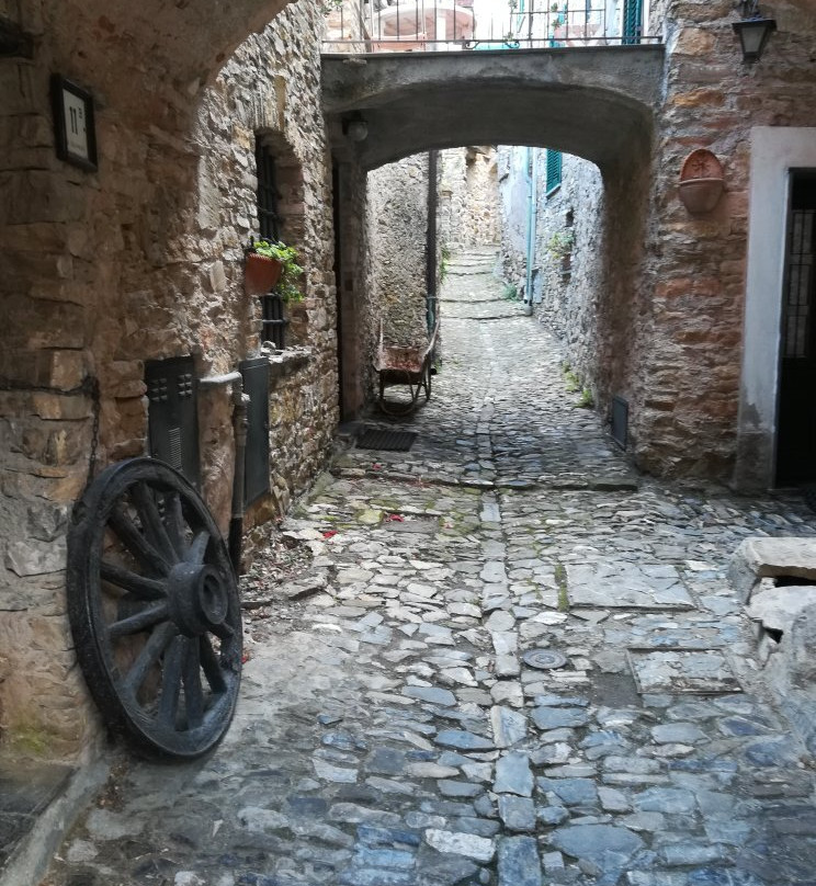 Colla Micheri Medieval Village-Laigueglia必去景点