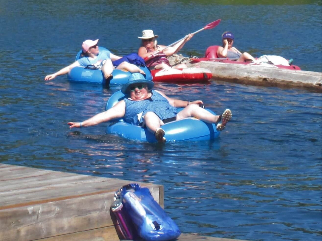 Cowichan River Tubing - The Tube Shack景点图片