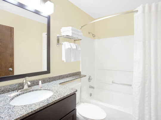 Baymont by Wyndham Holland主图