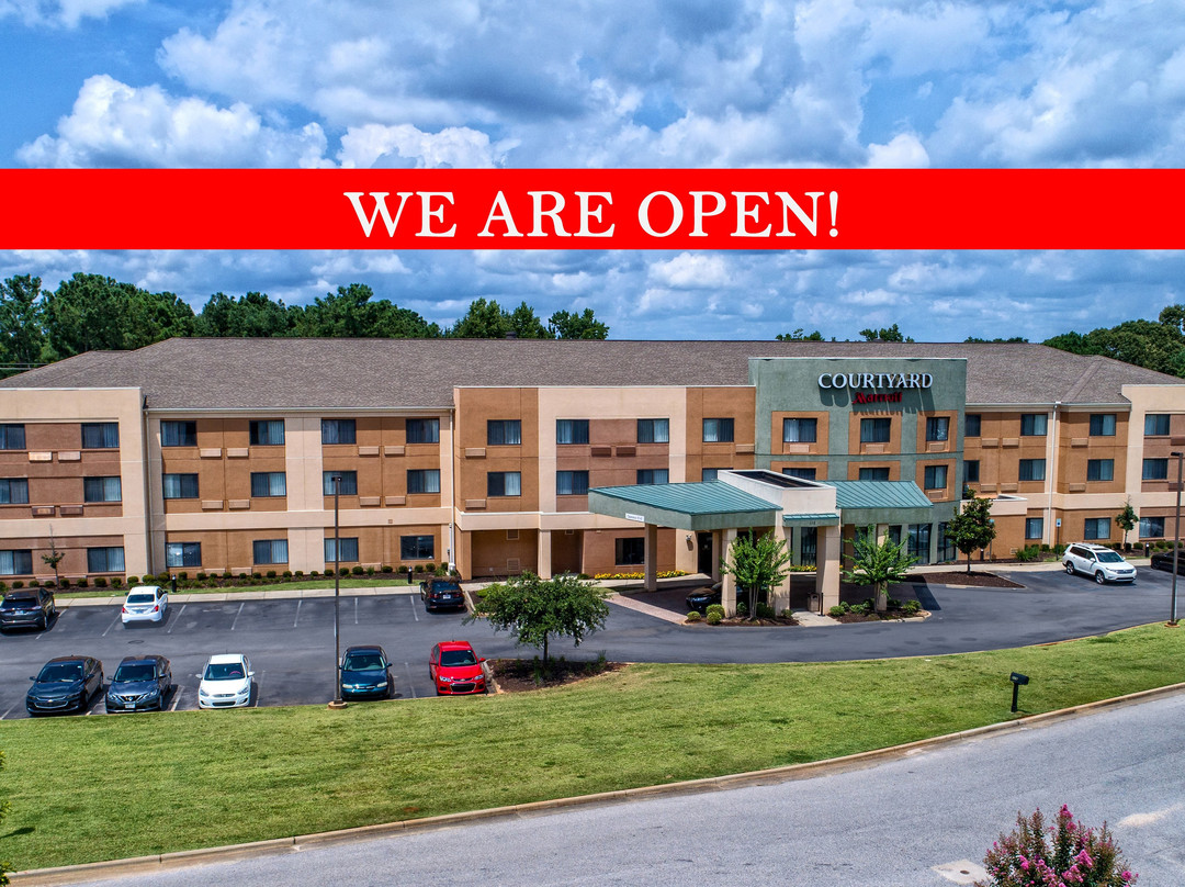 Courtyard Troy主图