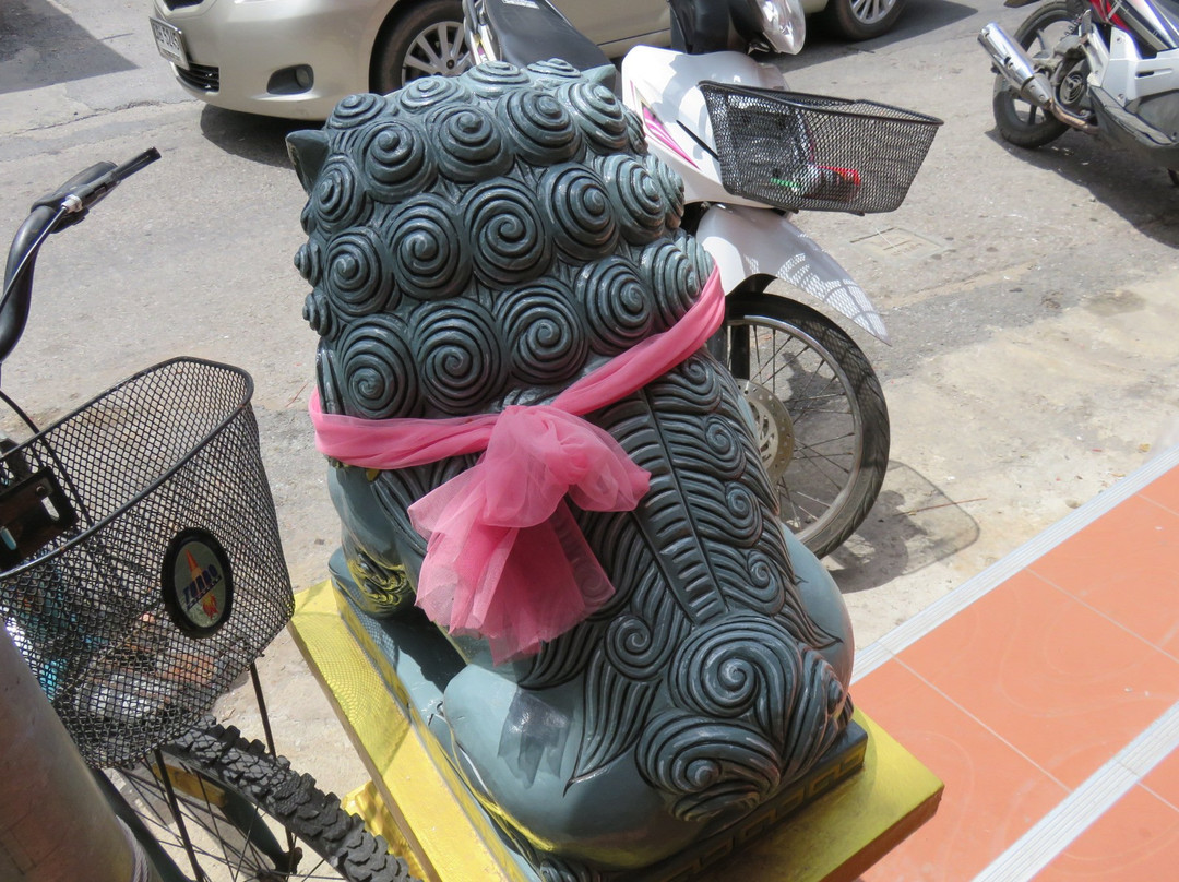 Chao Pho Mae Klong Shrine景点图片