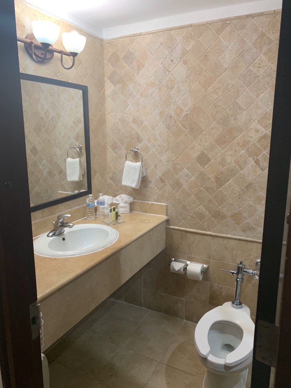 Radisson Colon 2,000 Hotel & Casino-浴室