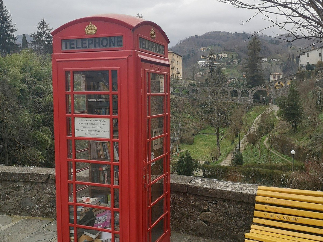 The Red Telephone Box Library-Barga必去景点