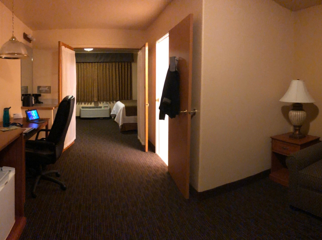 Cottonwood Inn & Suites主图