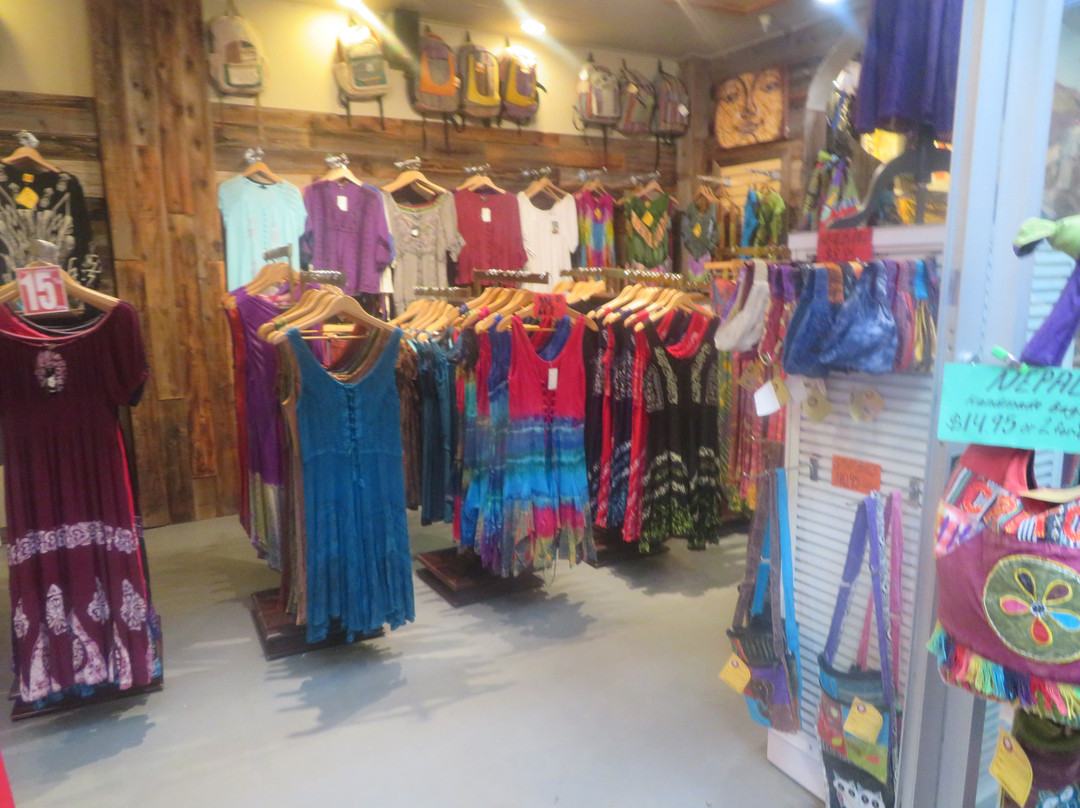 Capitola Mercantile-卡皮托拉必去景点