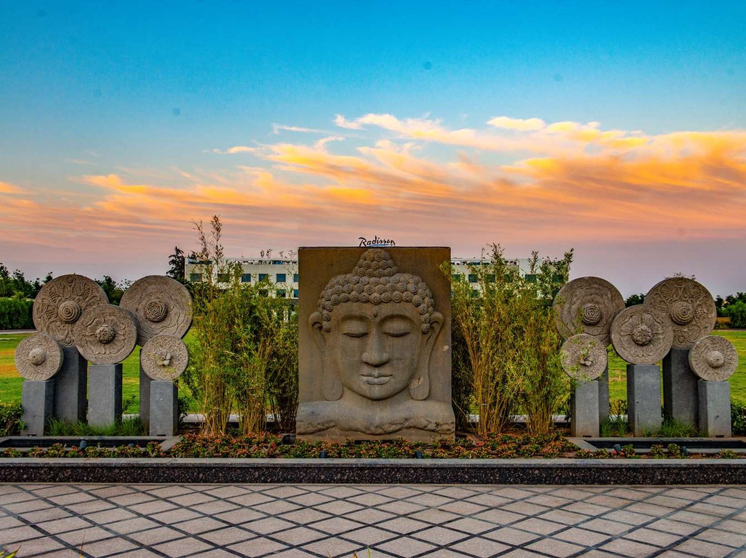 根德拉雷迪森酒店主图