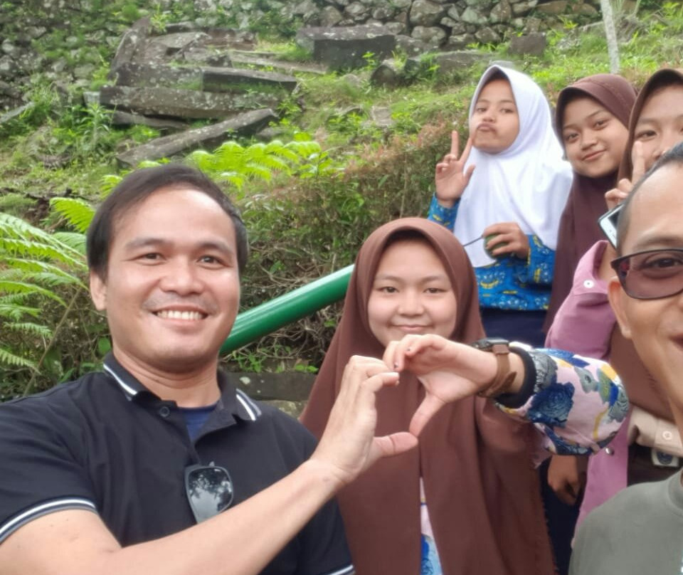 Gunung Padang Megalithic Site景点图片