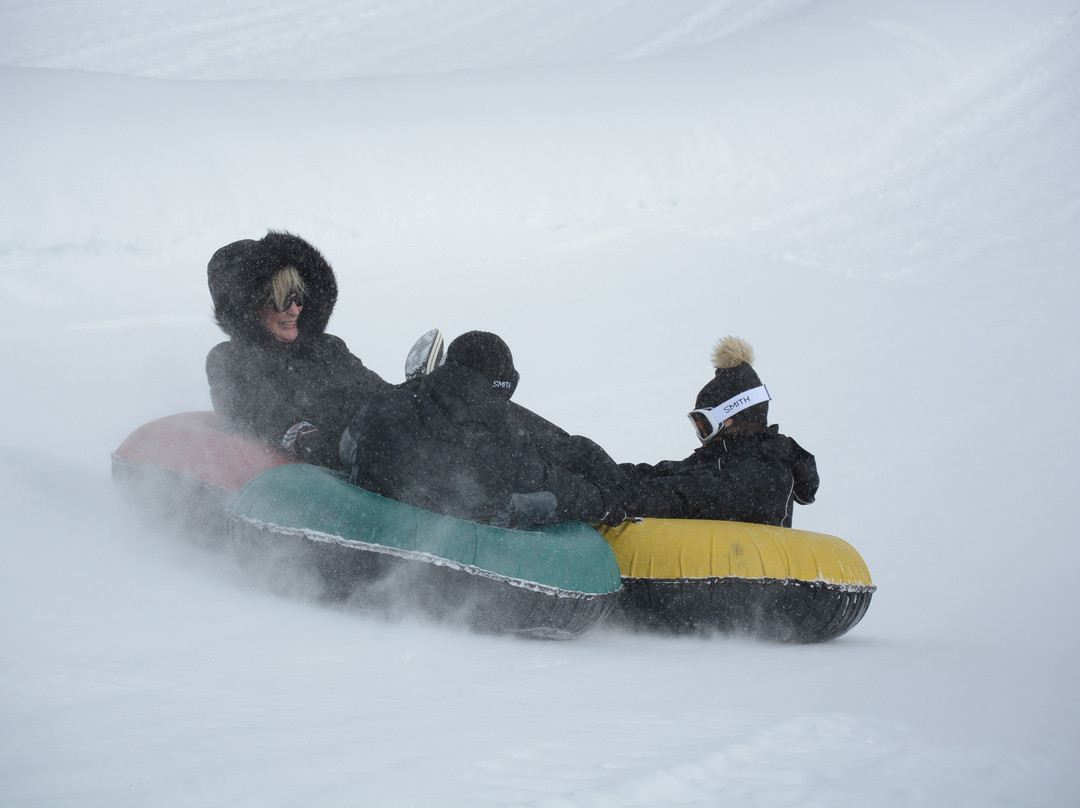 Snow Tubing at Adventure Point-基斯通必去景点