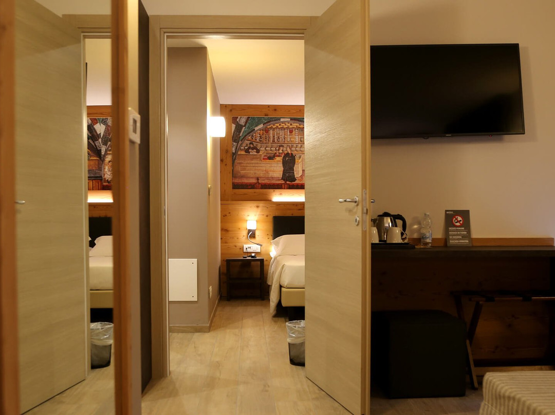 Dada Mountain Hotel主图