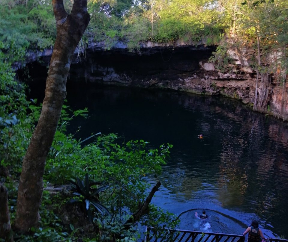 Cenote Kikil景点图片