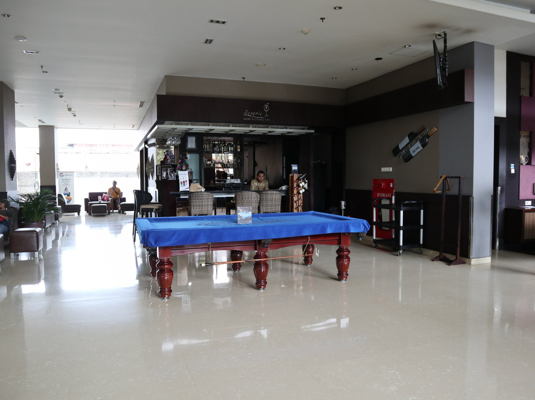 阿斯顿纳文帝国酒店主图