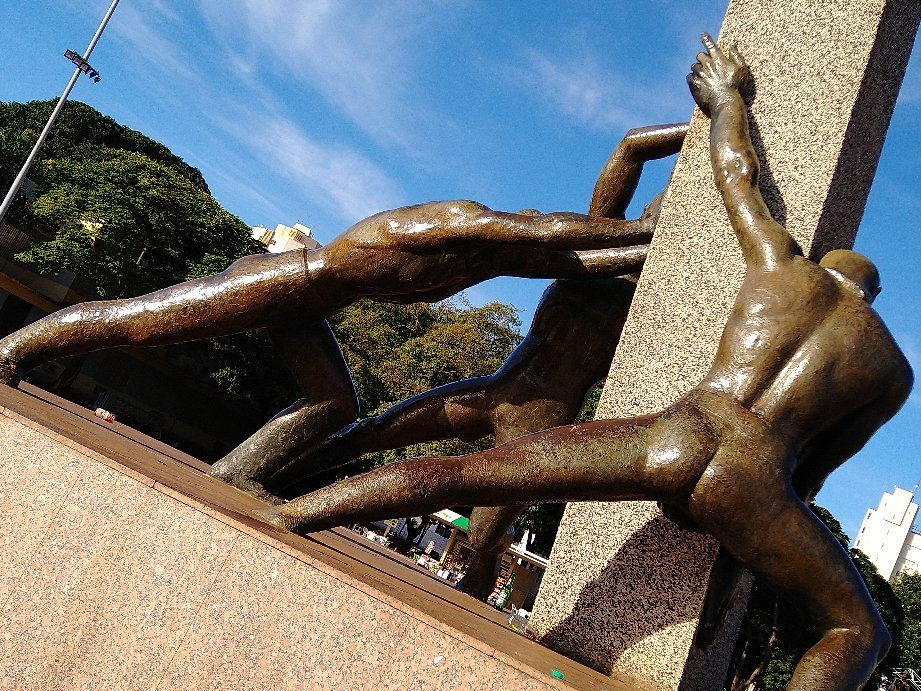 Monument to the 3 Races-戈亚尼亚必去景点