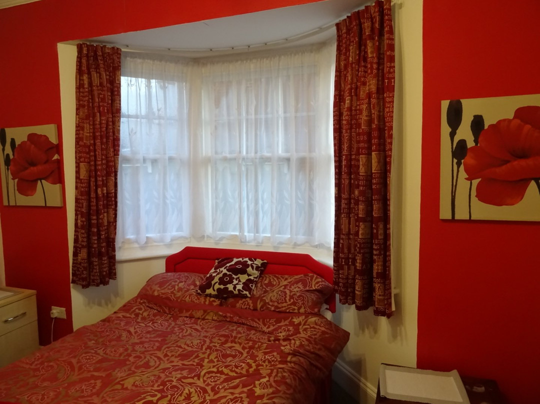 Gatwick Castle B&B主图