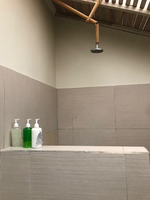 丽琳罗维纳海滩酒店-浴室