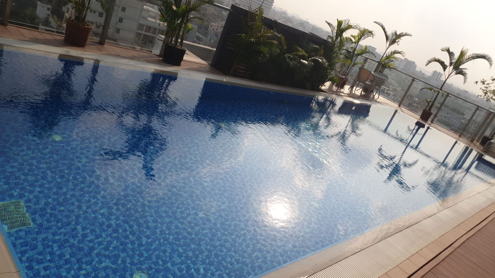 Hansa - A Premium Residence-泳池