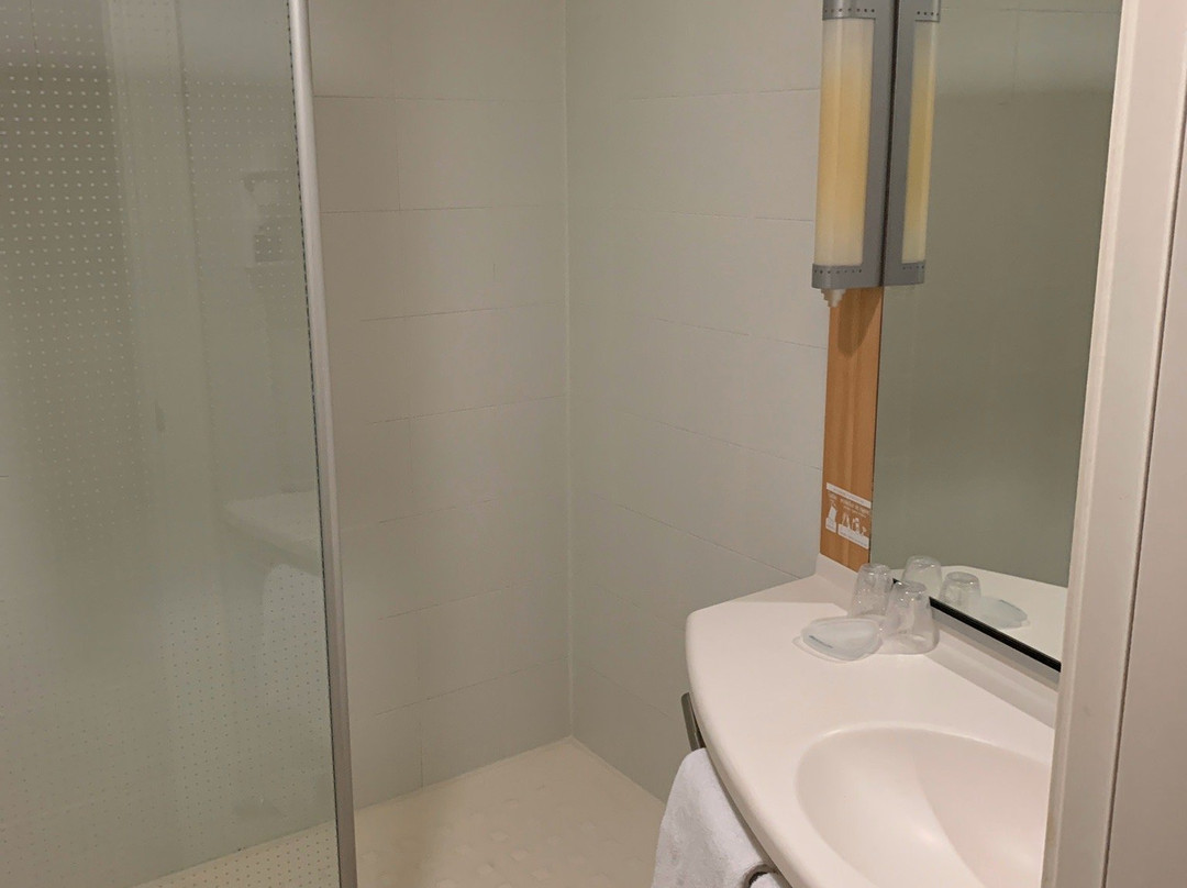 巴塞罗那马塔罗宜必思酒店主图