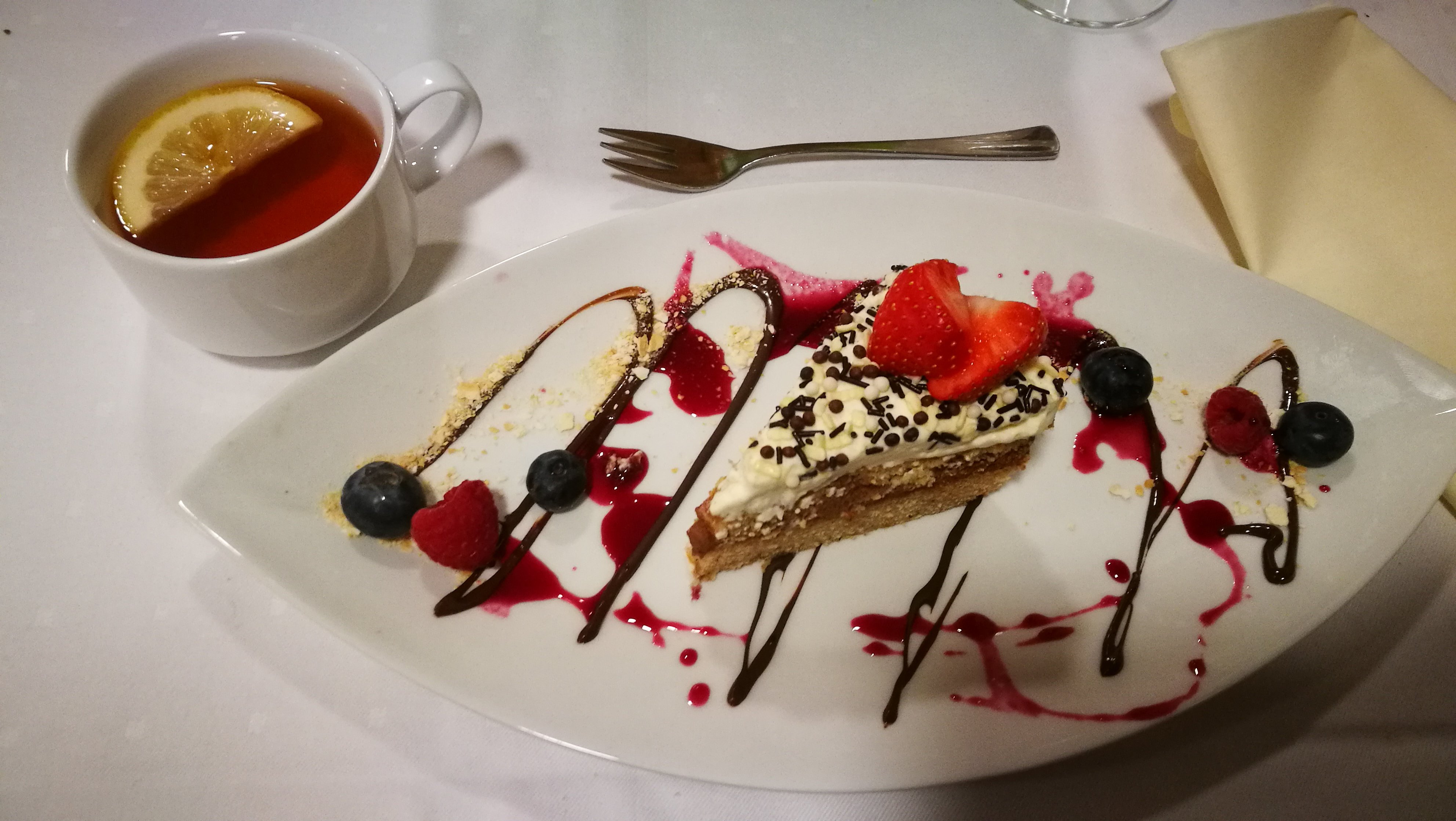 Rondeslottet Hoyfjellshotell-餐饮