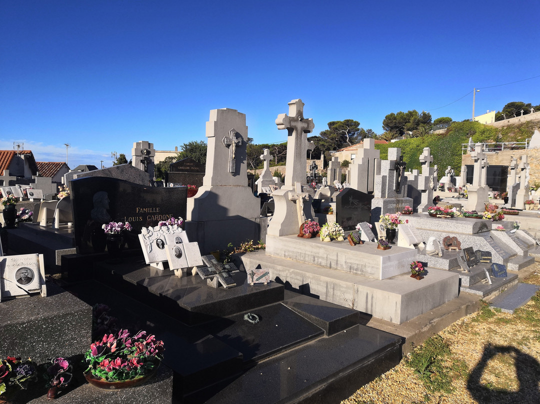 Cimetière le Py-赛特必去景点