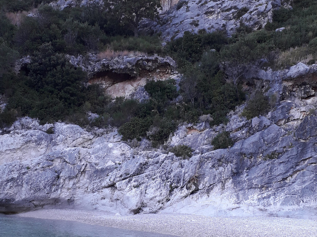 Grammata Beach-Dhermi必去景点