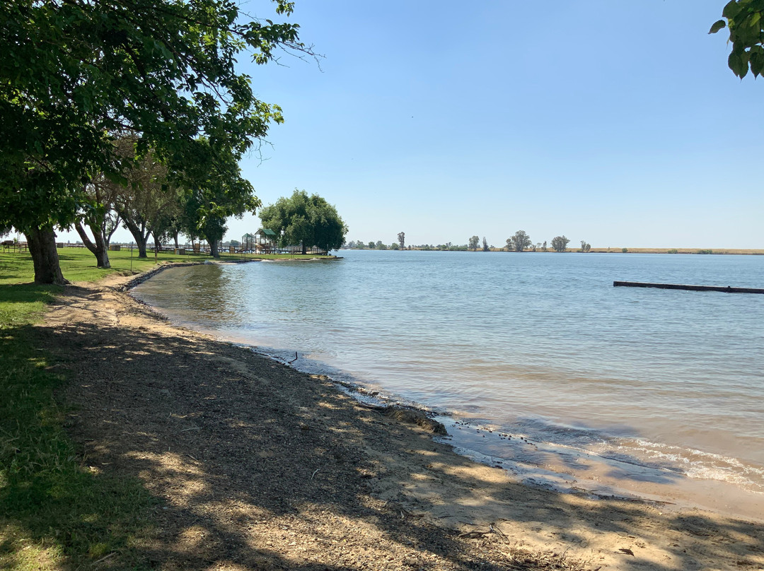 默塞德旅游景点-Lake Yosemite
