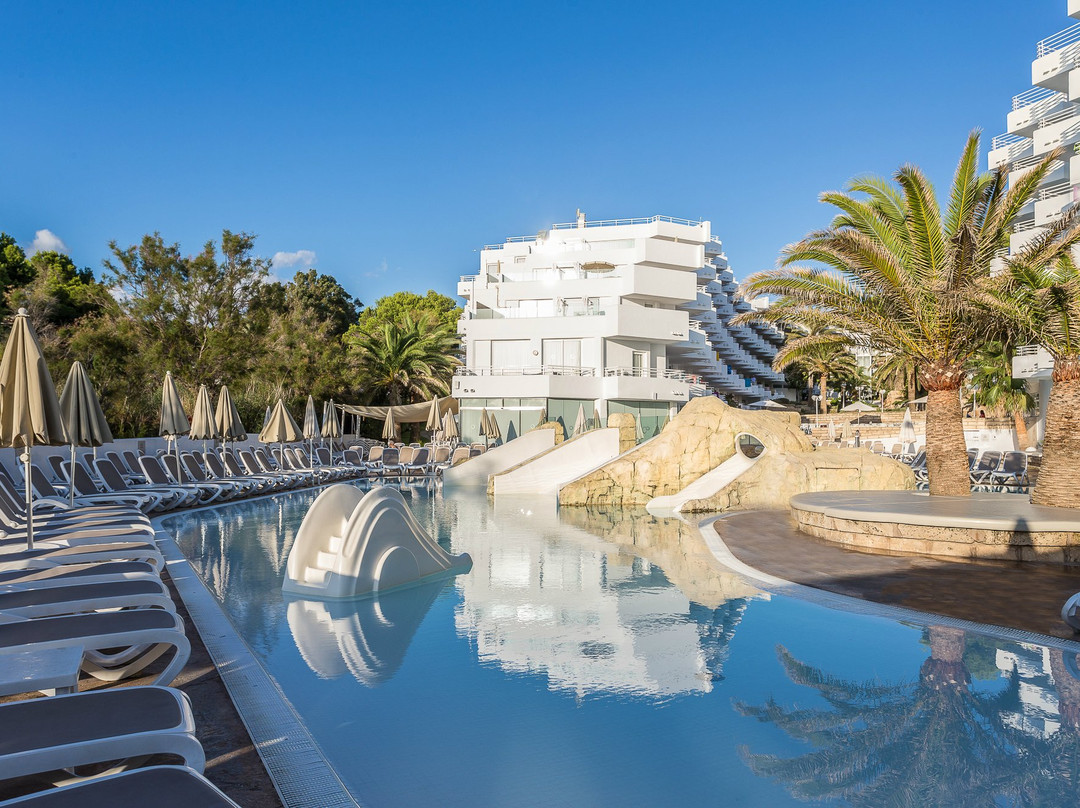 FERGUS Style Cala Blanca Suites