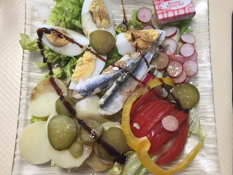 Batz-sur-Mer餐馆和美食-A Table