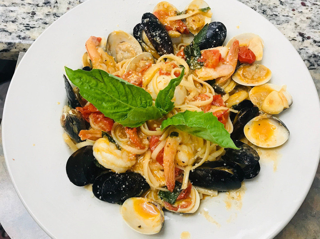 Candelarios Pizzeria & Restaurant