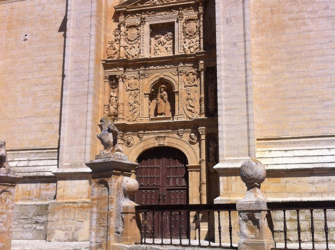 Iglesia de Santiago de Los Caballeros景点图片
