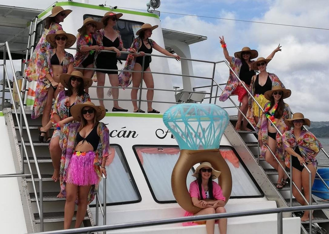 Catamarán Tucán Arenal景点图片