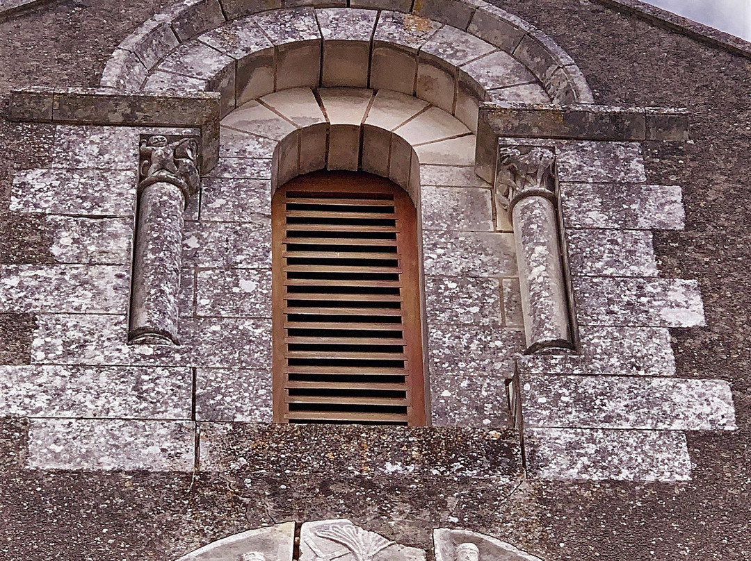 Eglise Notre-Dame-Bouresse必去景点