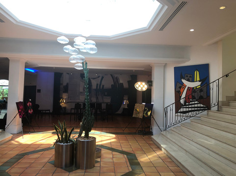 Hotel Arles Plaza主图