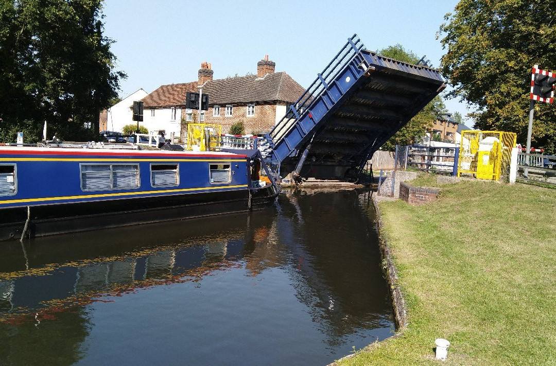 Aldermaston Wharf Canalside景点图片