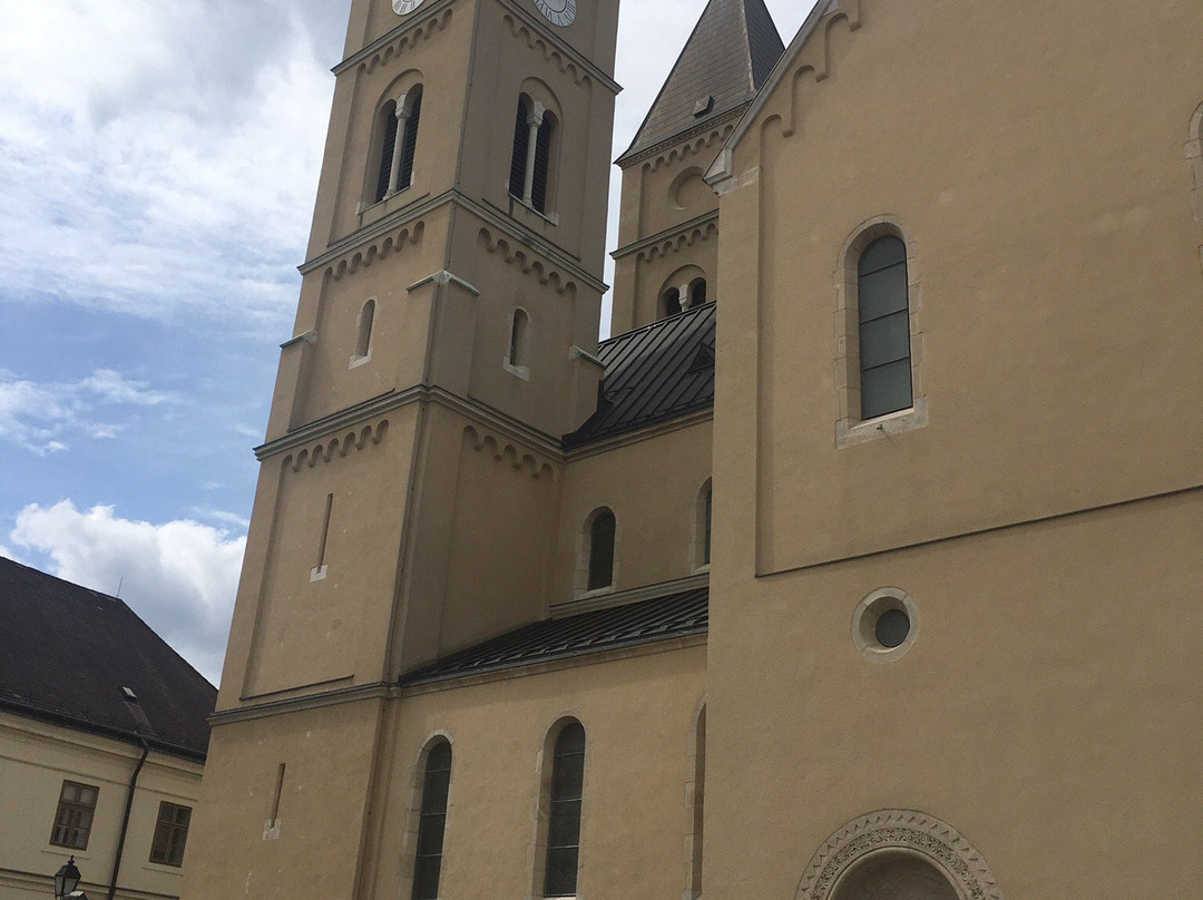 St. Michael's Cathedral景点图片