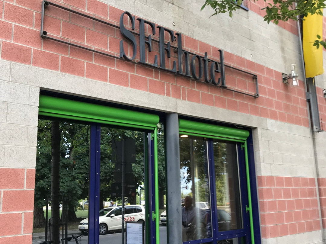 希霍泰尔腓特烈港酒店主图