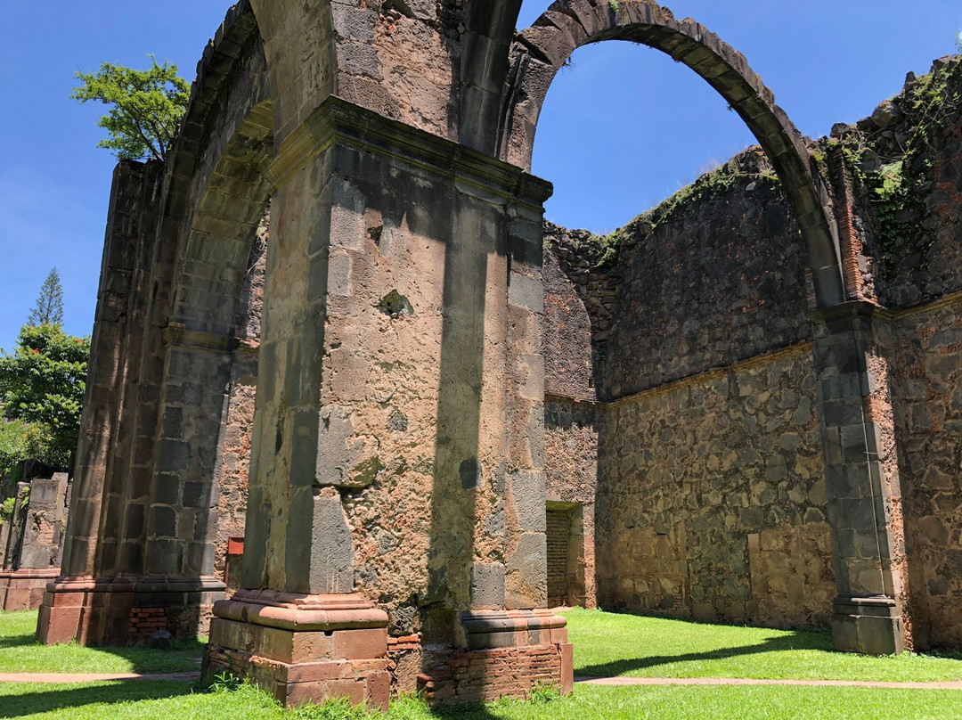 Unfinished Temple de la Preciosa Sangre-Mascota必去景点