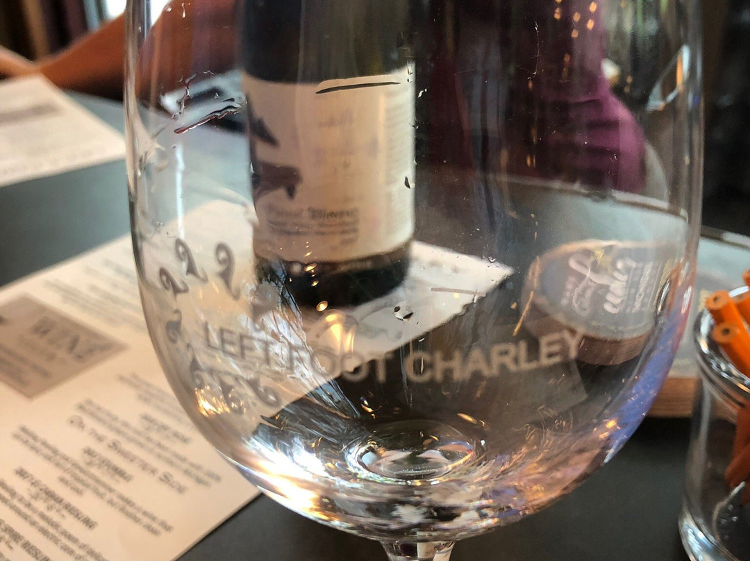Left Foot Charley Winery-特拉弗斯城必去景点
