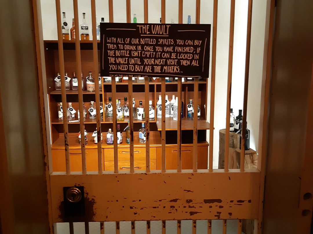 The Beer Emporium Bottle Bank-Holmes Chapel必去景点