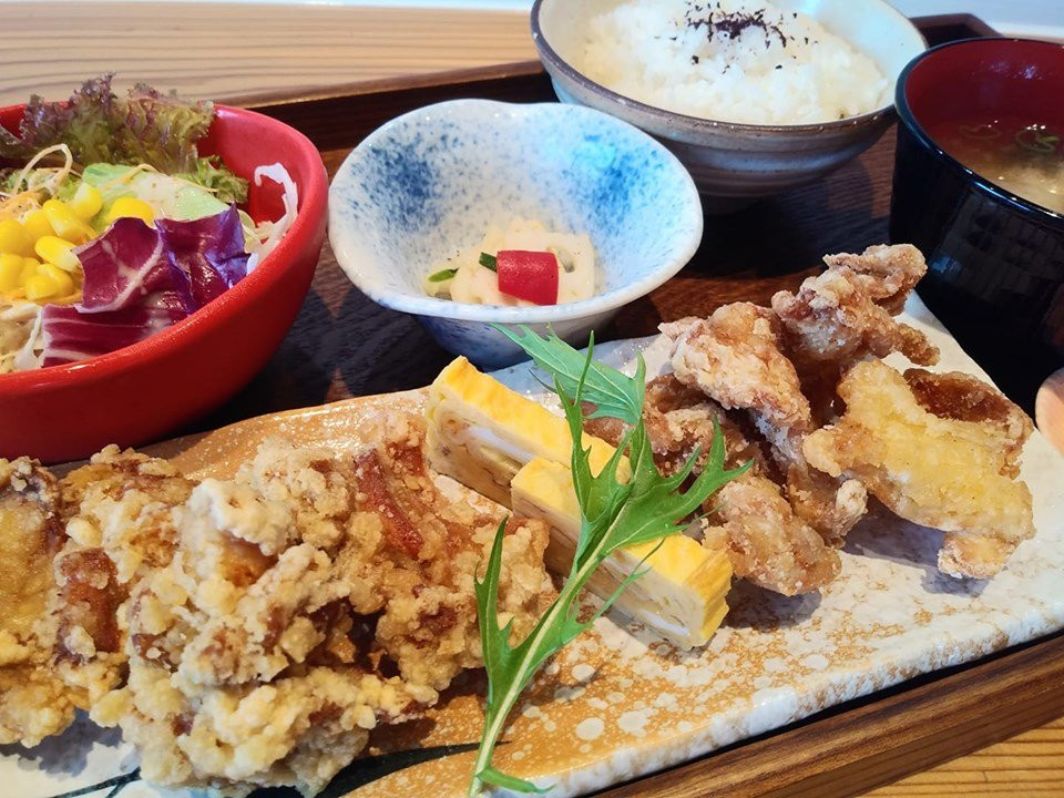 美滨町餐馆和美食-Cafe and Sushi Bar Jesse Ojisan