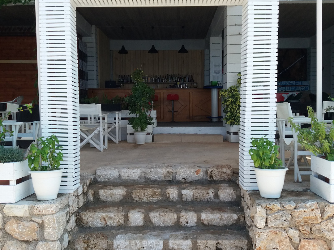 Sunset Boulevard Cocktail Bar-Qeparo必去景点