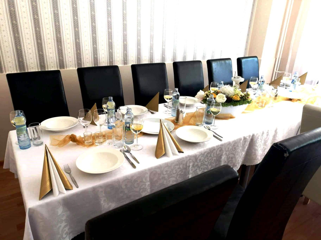 Lednicke Rovne酒店住宿-Hotel Garni