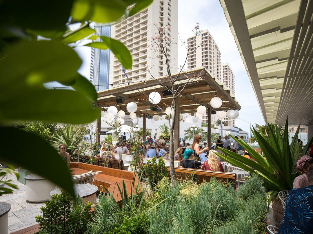 The Island Rooftop-冲浪者天堂必去景点