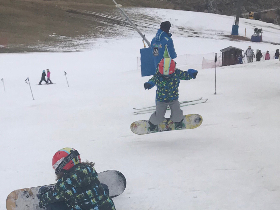 Snowboard & Ski School Math Academy Pescocostanzo景点图片