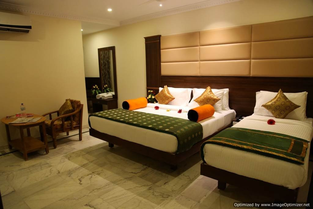 Set Residency主图